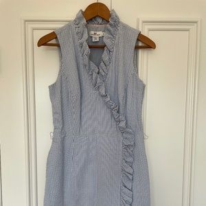 Vineyard Vines blue seersucker ruffle dress size 8